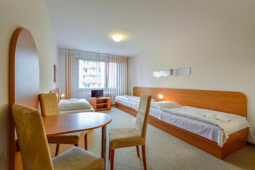 Hotel Arnost Garni Pardubice Dış mekan fotoğraf