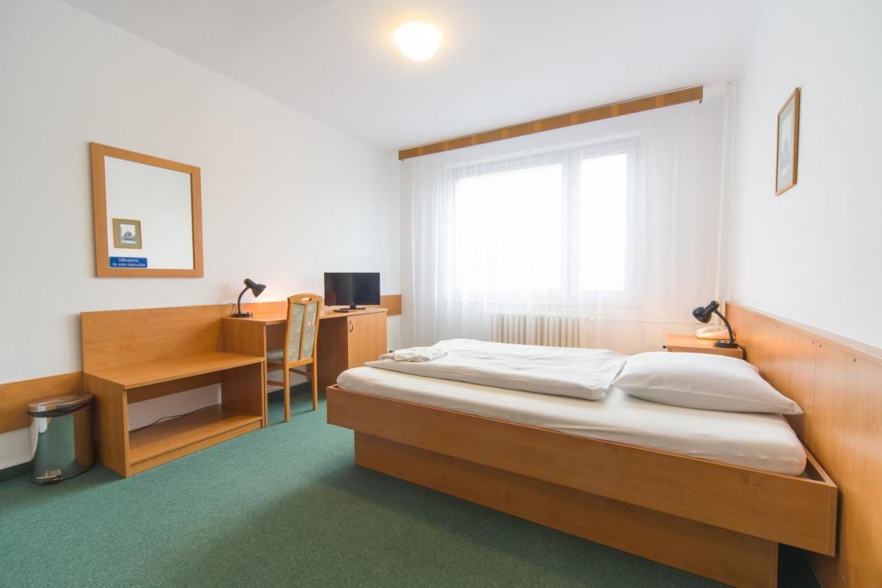 Hotel Arnost Garni Pardubice Dış mekan fotoğraf
