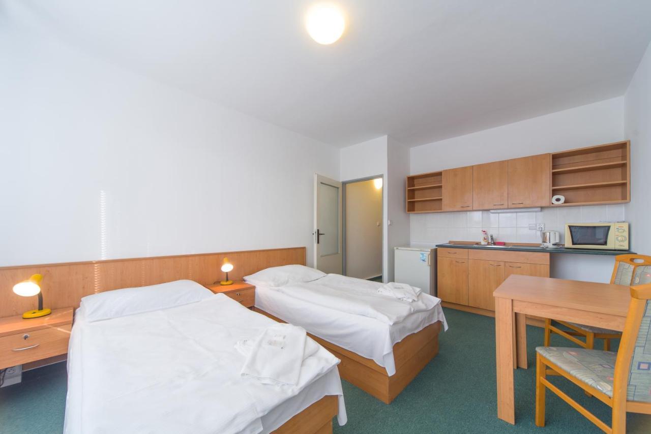 Hotel Arnost Garni Pardubice Dış mekan fotoğraf